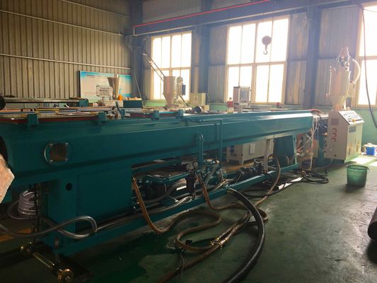 linea di 100kg/H Plum Blossom Plastic Pipe Production per protezione sepolta del cavo del filo