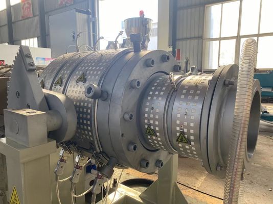 La linea di plastica SpA automatico dell'estrusione del tubo del PVC di drenaggio del rifornimento idrico ha controllato