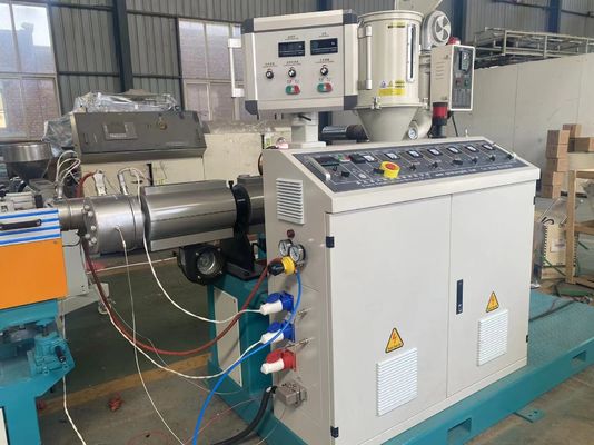 PE pp che infila la linea di produzione ondulata a parete semplice del tubo con la linea di segno