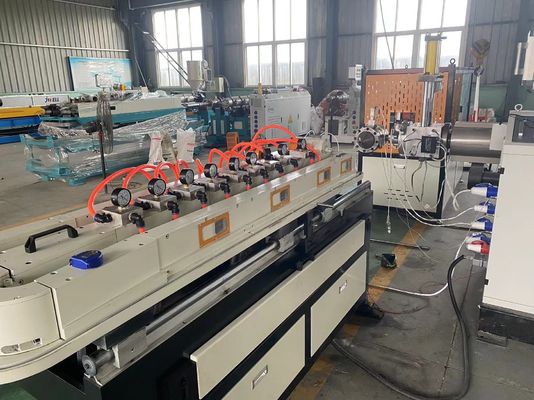 Vuoto dell'HDPE di alta qualità che si forma infilando la linea ondulata a parete semplice dell'estrusione del tubo
