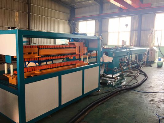 linea di 100kg/H Plum Blossom Plastic Pipe Production per protezione sepolta del cavo del filo
