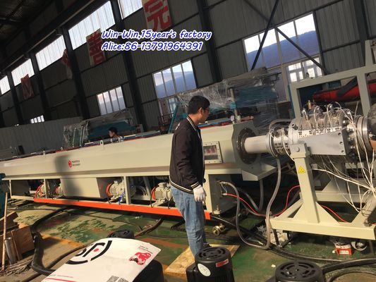 IL PVC del PE PPR UPVC CPVC dell'HDPE ha ondulato la linea di produzione del tubo per il cavo del condotto elettrico