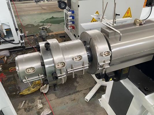 Linea a spirale ondulata di plastica linea dell'estrusione del tubo del carbonio del PE della metropolitana di produzione di plastica del tubo
