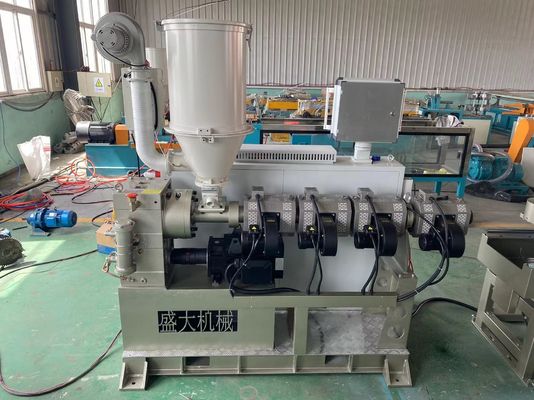 La linea di produzione ondulata a parete semplice di plastica del tubo del PE del PVC ha personalizzato