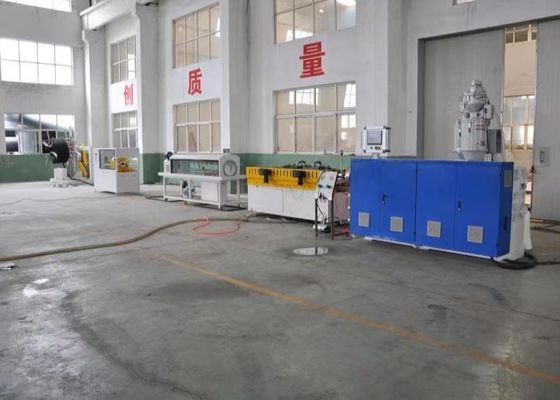 Linea ondulata dell'estrusione della macchina 33L/D del tubo della vite a parete semplice di 75mm