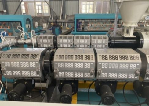 macchina dell'espulsore del tubo del PE della vite dell'approvvigionamento di gas 120-220kg/h di 63mm singola