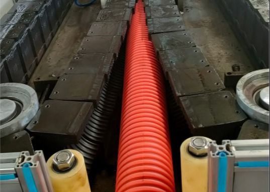 linea ondulata dell'estrusione del tubo del doppio strato di 32-110mm che fa macchina