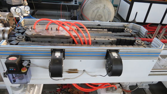 doppi 3-6m/min ondulati convogliano la linea di produzione PVC dell'HDPE del PE della plastica