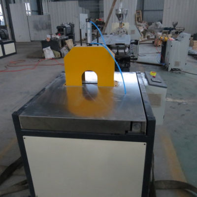 Linea di produzione della macchina dell'estrusione del tubo del PVC del motore 37KW estrusore a vite gemellato