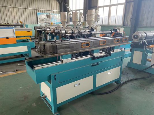 PVC/PP/PE di plastica ha ondulato la linea dell'estrusione del tubo completamente automatica